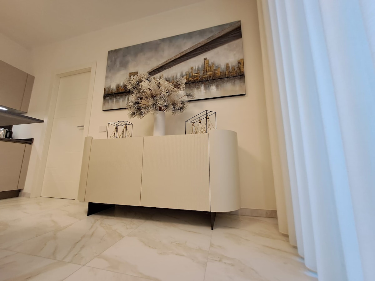 Proprietà Airbnb di successo: Holiday Home Varese Family&Group stay with parking a Varese