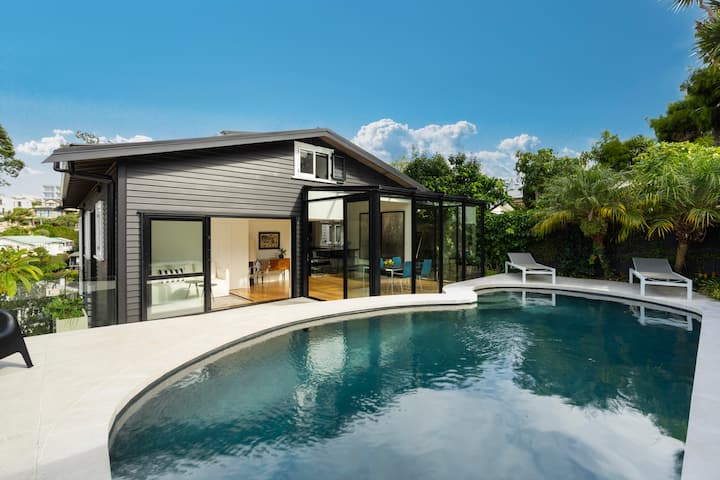 Parnell Paradise, Cool Designer Home & Heated Pool - Auckland