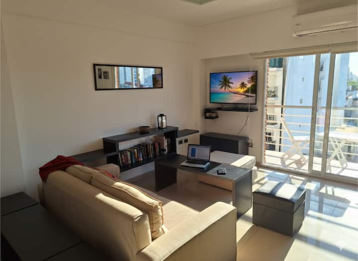 Apartamento mobiliado de 1 quarto com varanda em Almagro