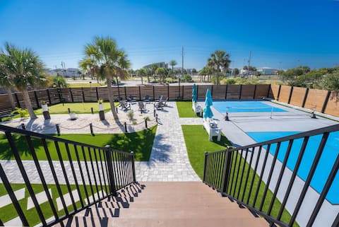 Beach, Pickleball, Elevator, Sleep17, 1.5 Gb WIFI