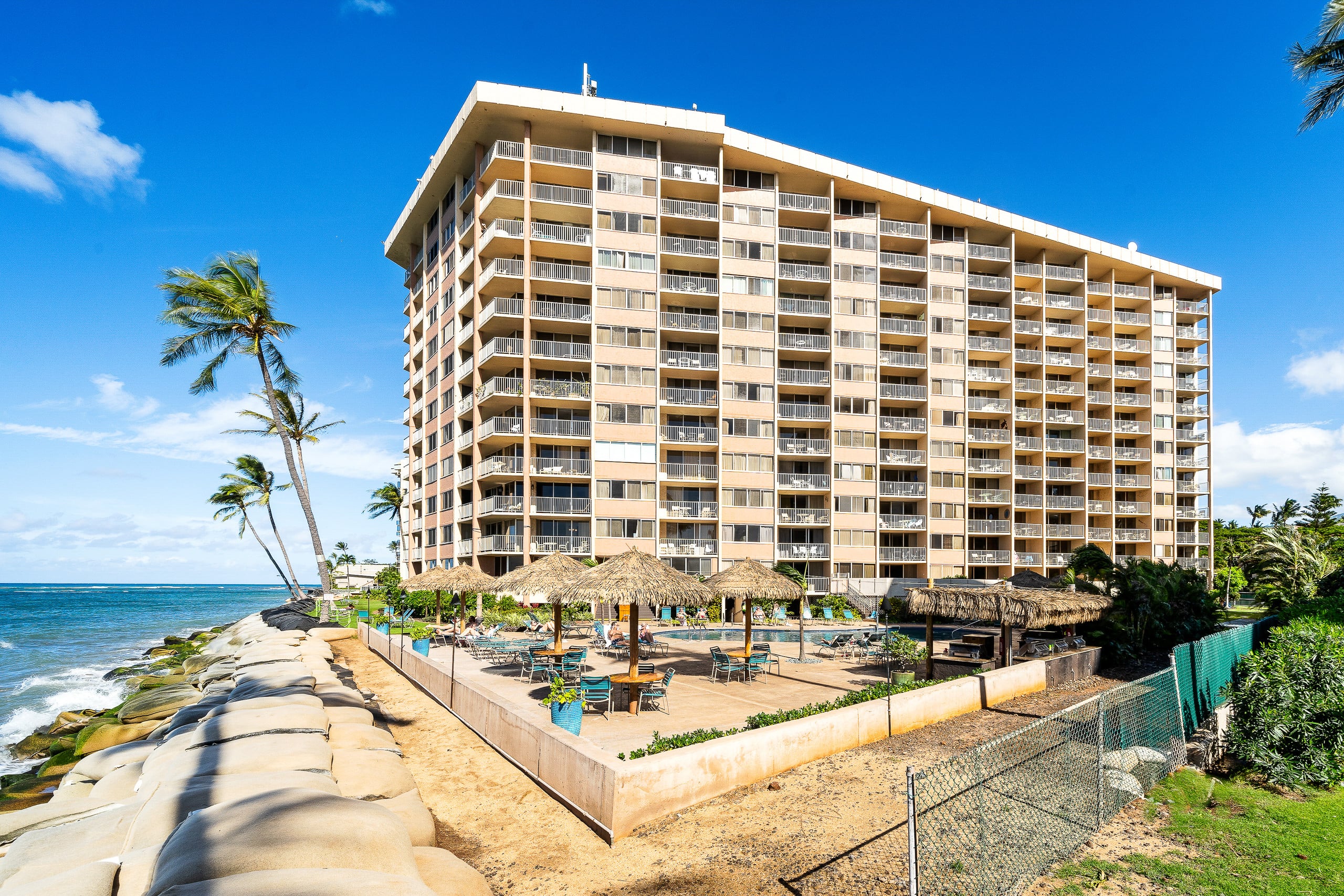 Condo in Lahaina · ★4.45 · 1 bedroom · 3 beds · 1 bath - Image 27