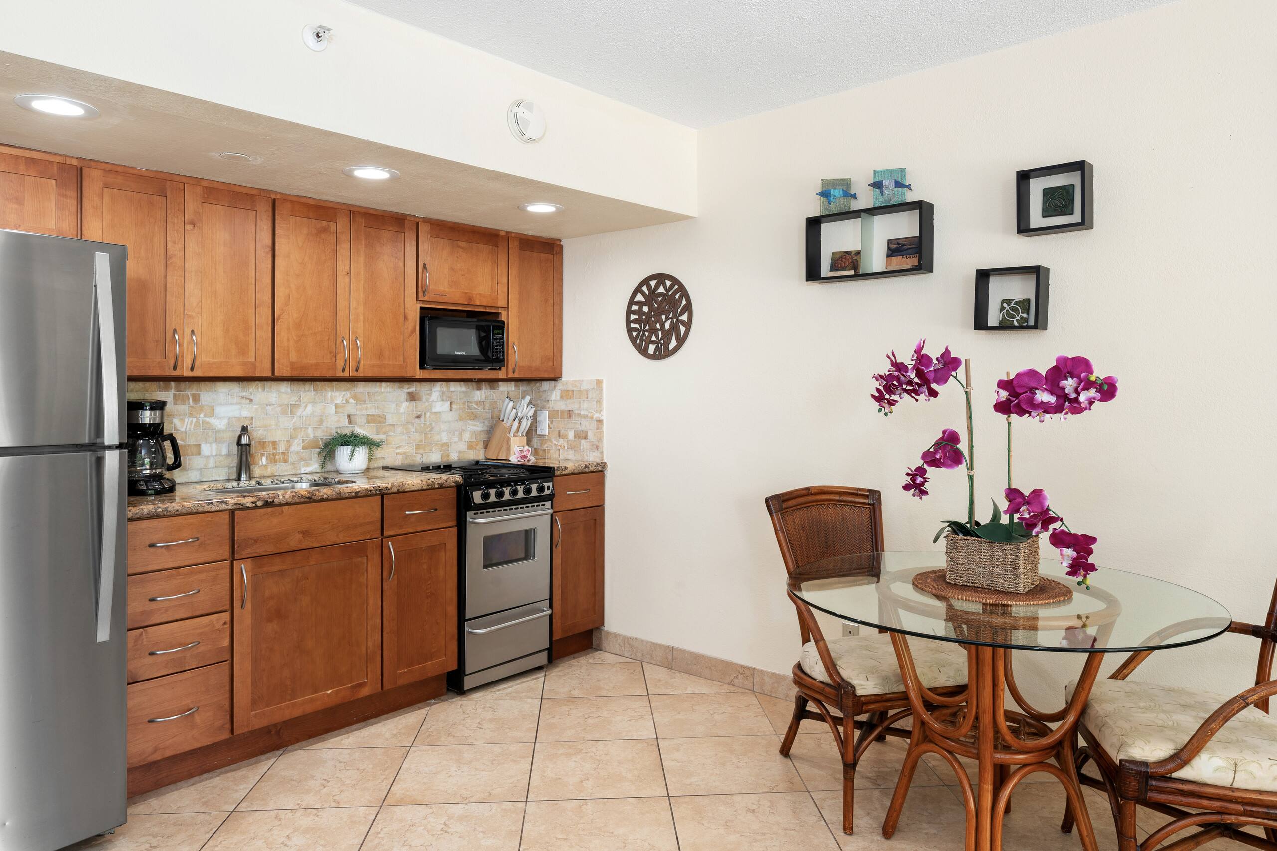 Condo in Lahaina · ★4.45 · 1 bedroom · 3 beds · 1 bath - Image 21
