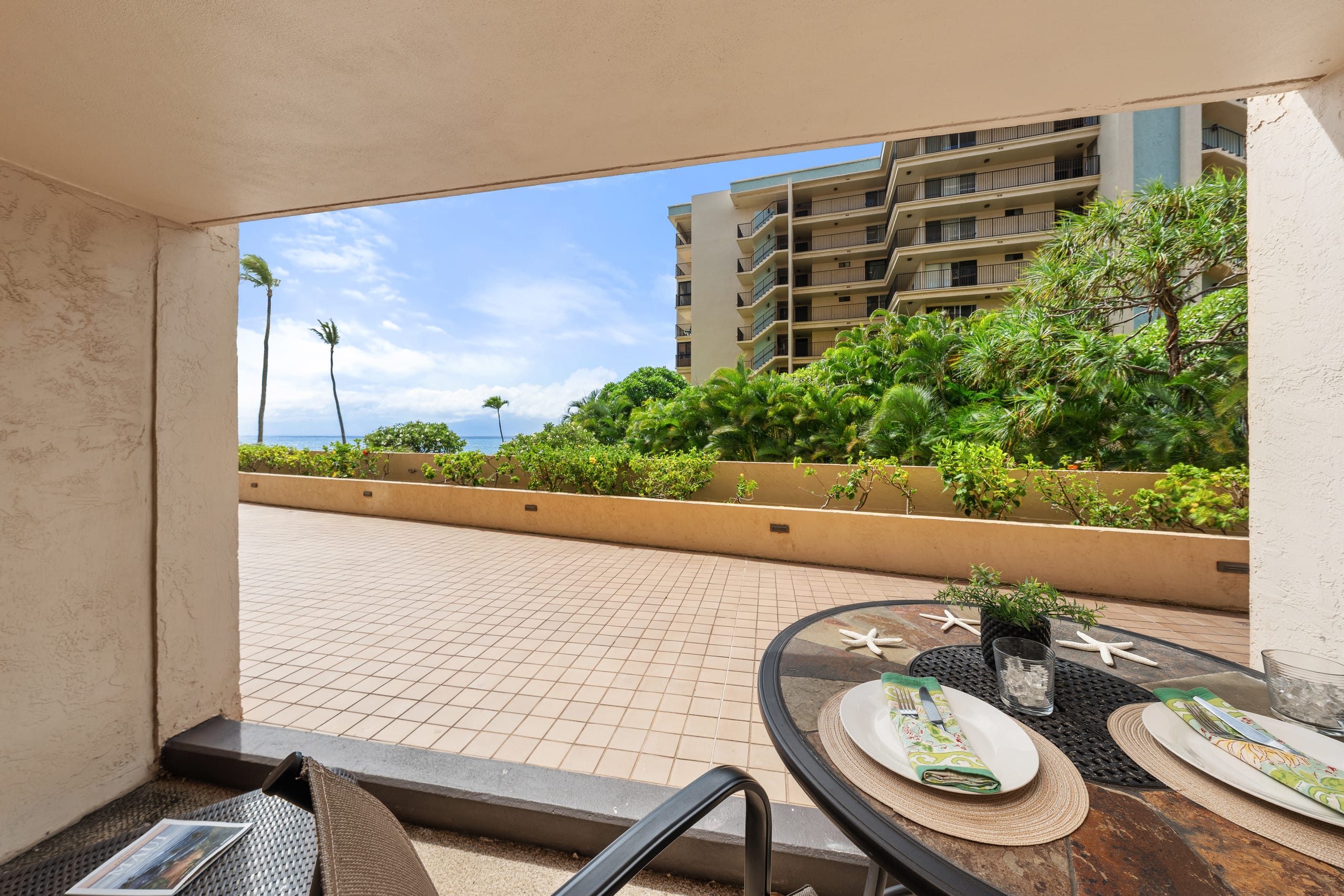 Condo in Lahaina · ★4.45 · 1 bedroom · 3 beds · 1 bath - Image 1