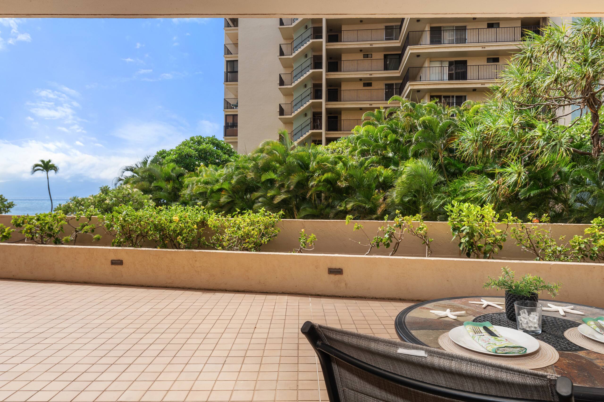 Condo in Lahaina · ★4.45 · 1 bedroom · 3 beds · 1 bath - Image 8