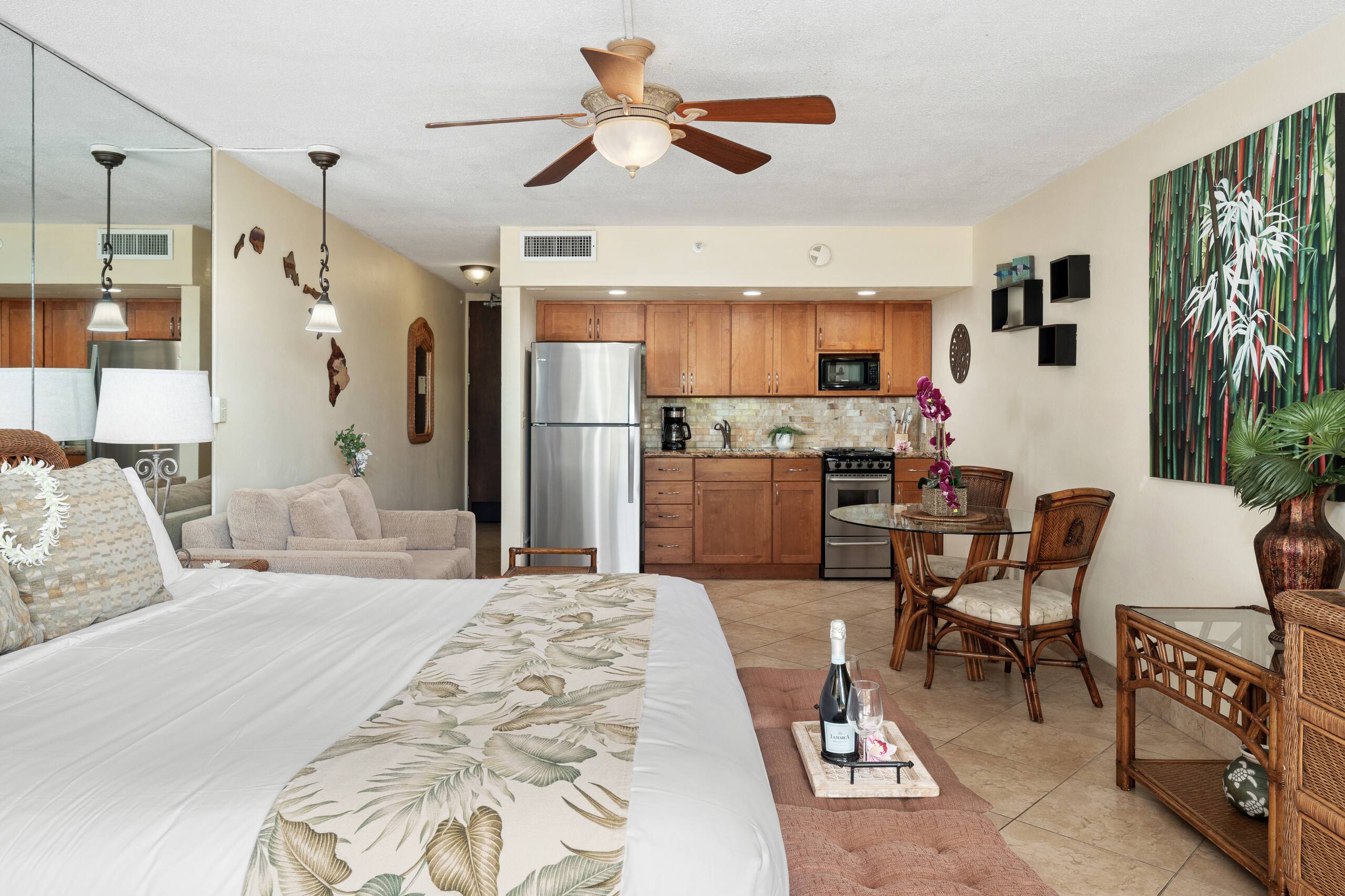 Condo in Lahaina · ★4.45 · 1 bedroom · 3 beds · 1 bath - Image 17