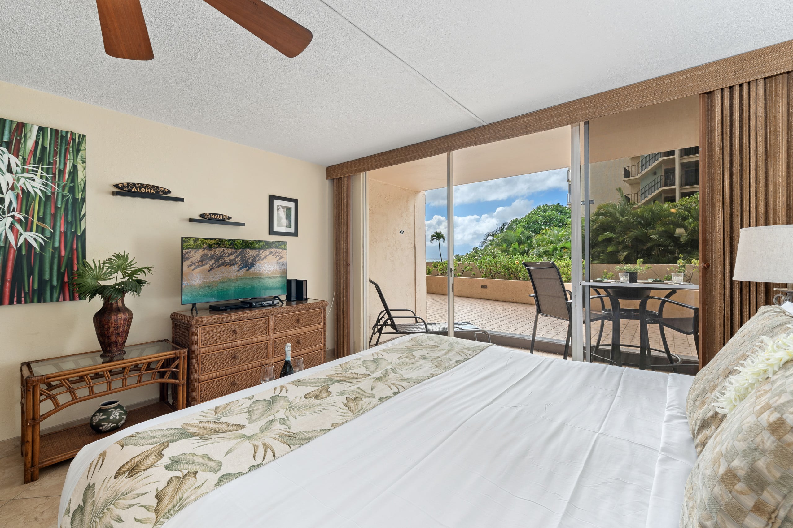 Condo in Lahaina · ★4.45 · 1 bedroom · 3 beds · 1 bath - Image 3