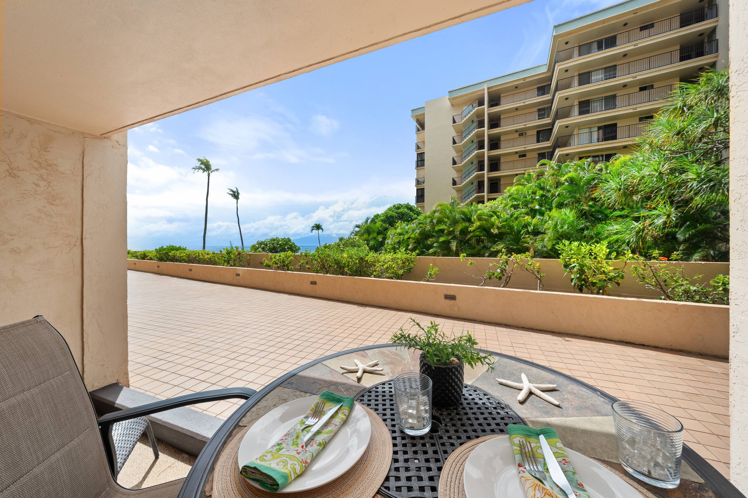 Condo in Lahaina · ★4.45 · 1 bedroom · 3 beds · 1 bath - Image 9