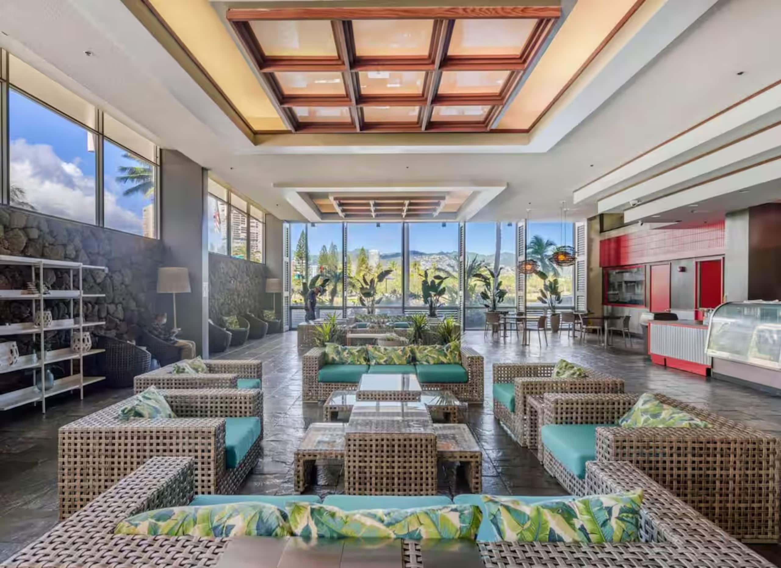 Condo in Honolulu · ★4.93 · 1 bedroom · 3 beds · 1 private bath - Image 20