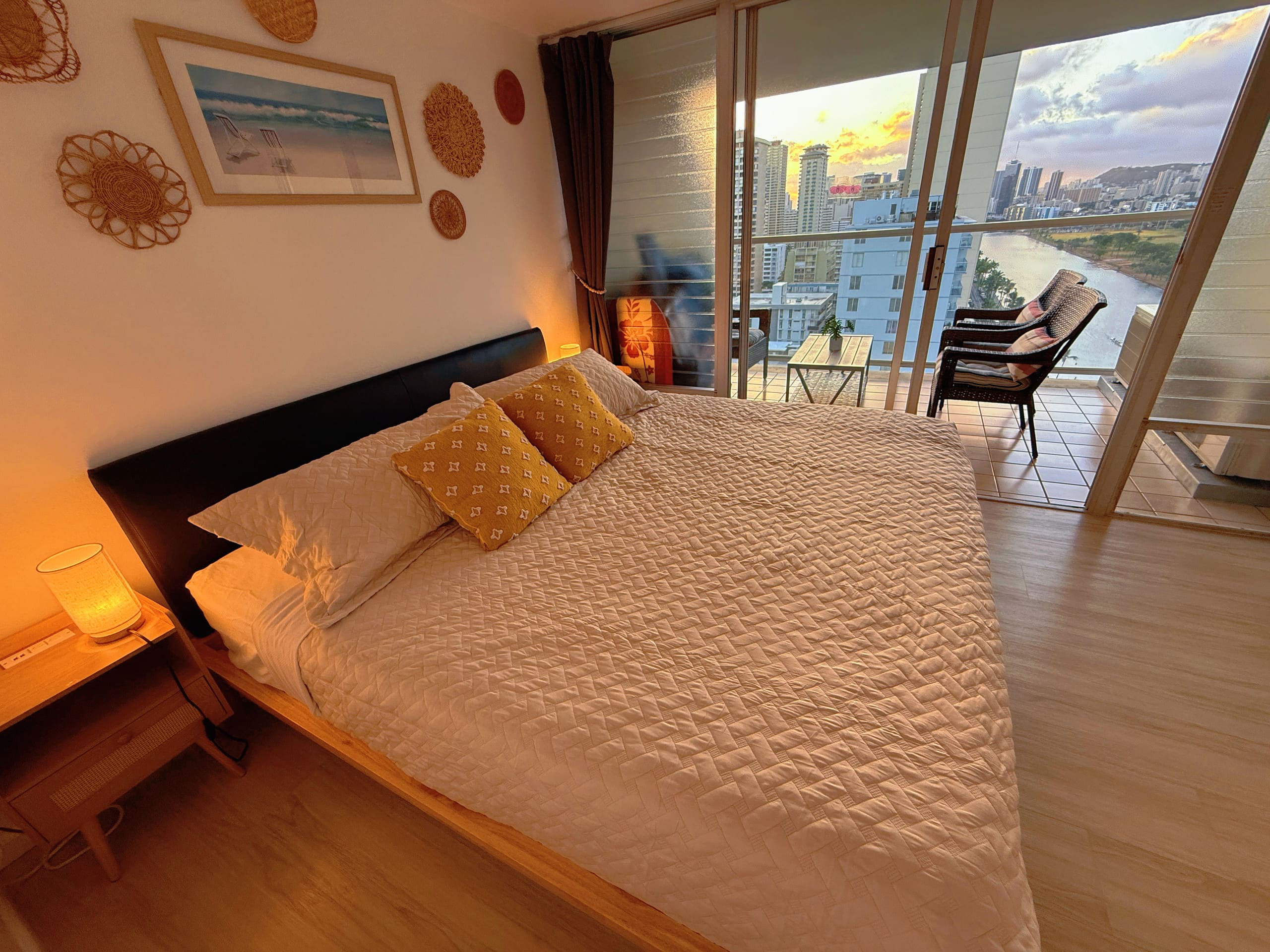 Condo in Honolulu · ★4.93 · 1 bedroom · 3 beds · 1 private bath - Image 1