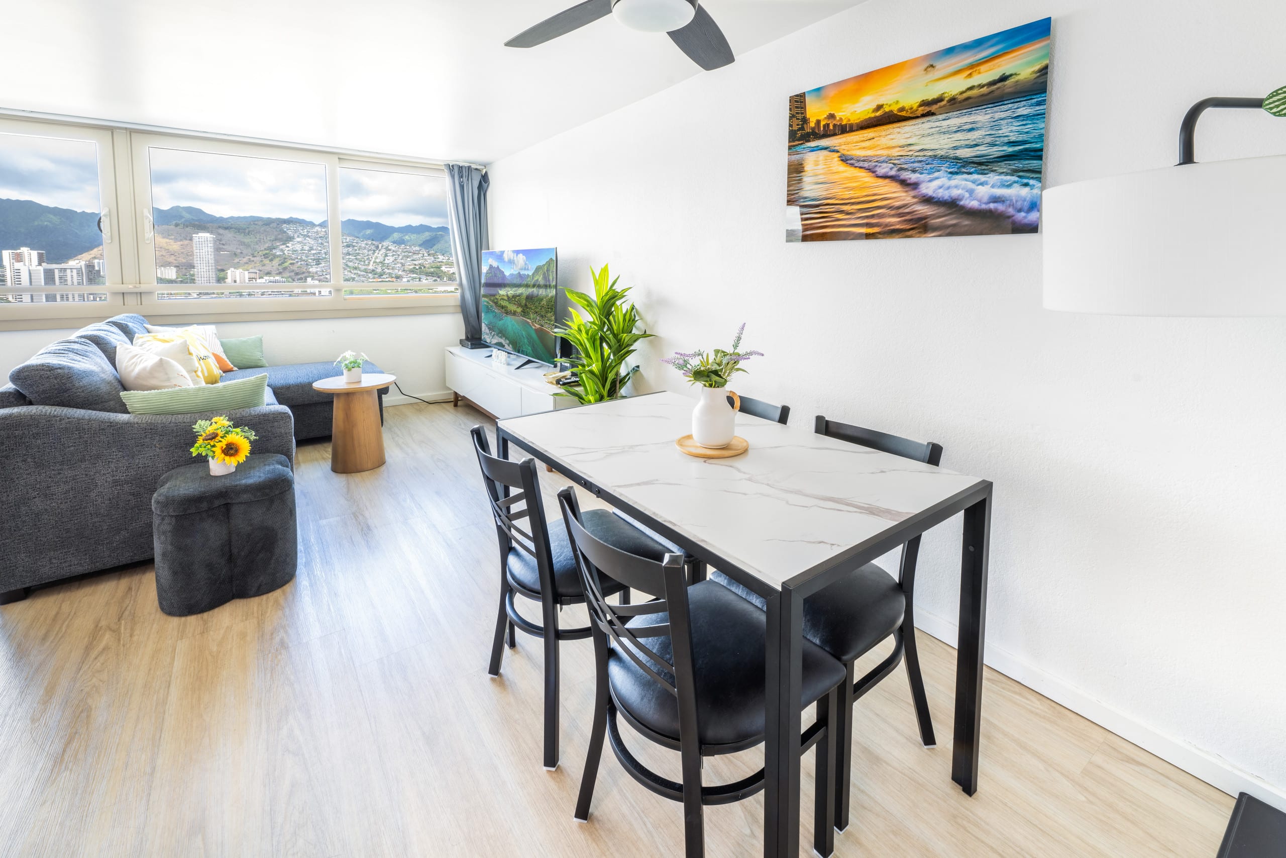 Condo in Honolulu · ★4.93 · 1 bedroom · 3 beds · 1 private bath - Image 12