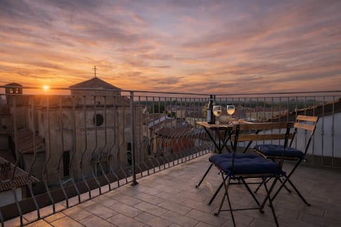 Elegant penthouse with rooftop terrace, downtown