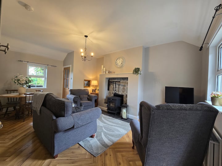 Newly Renovated Country Cottage - Armagh