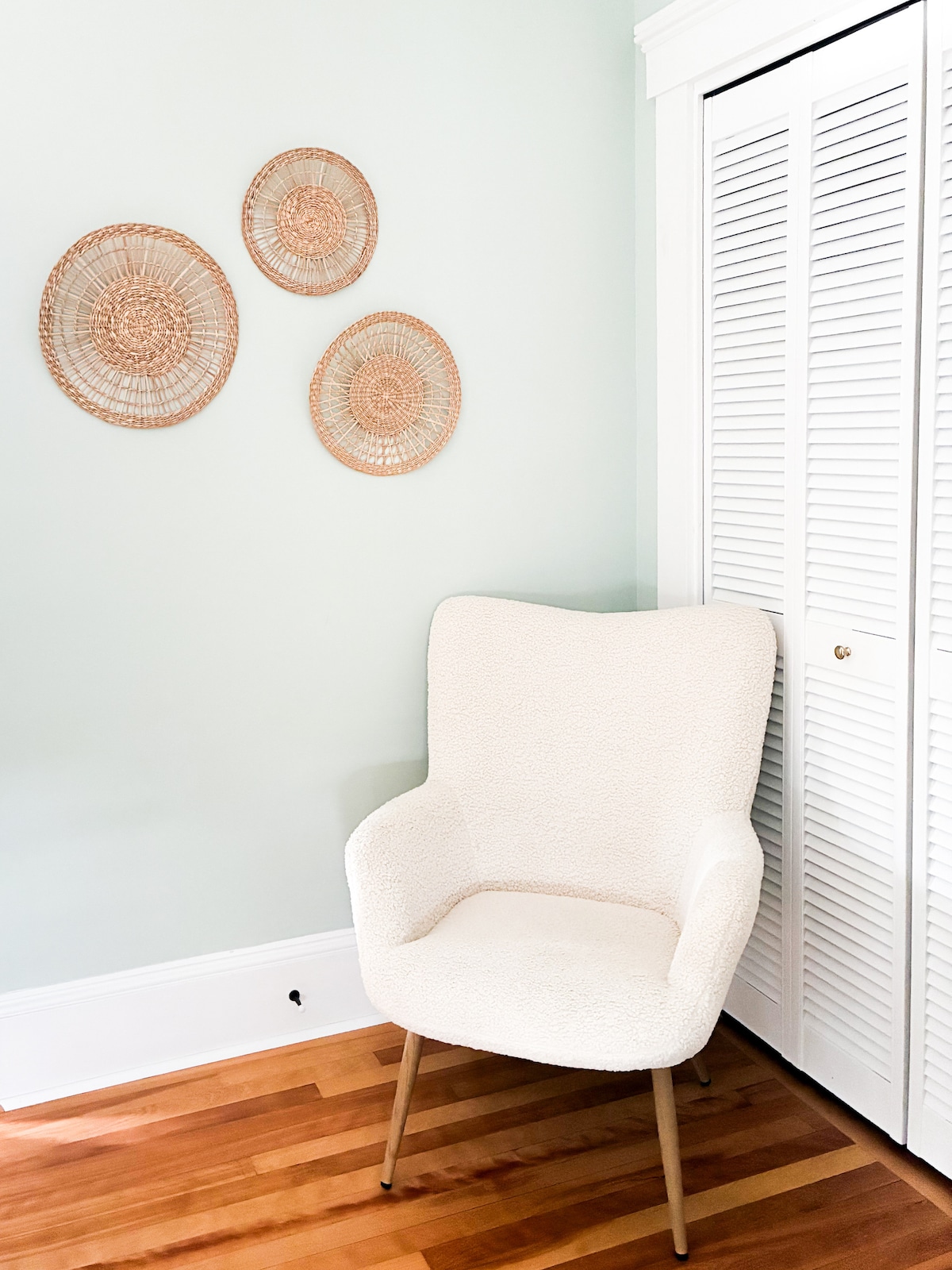 The Green room: has a bunk bed and a single bed. 