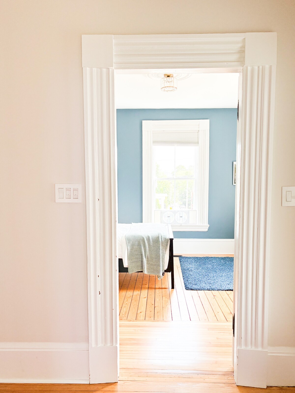 Spavaća soba na glavnom katu s bračnim krevetom (širine 150 -