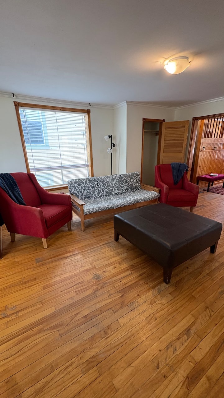 Spacious 3 Bedroom-5 Beds-wifi-parking Available - Saint John, Canadá