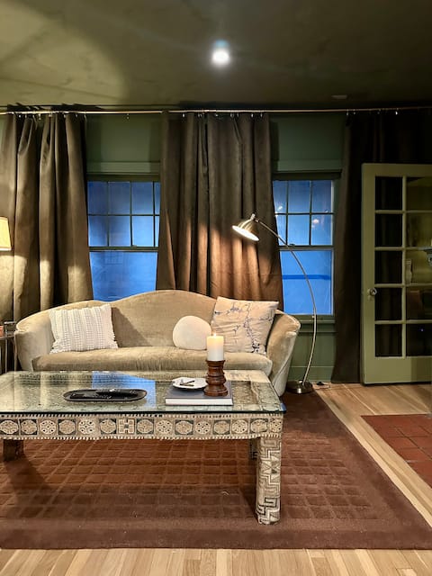Successful Airbnb property: Summit Park Manor in Cleveland Heights
