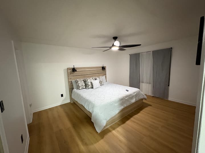 带卫生间的主卧