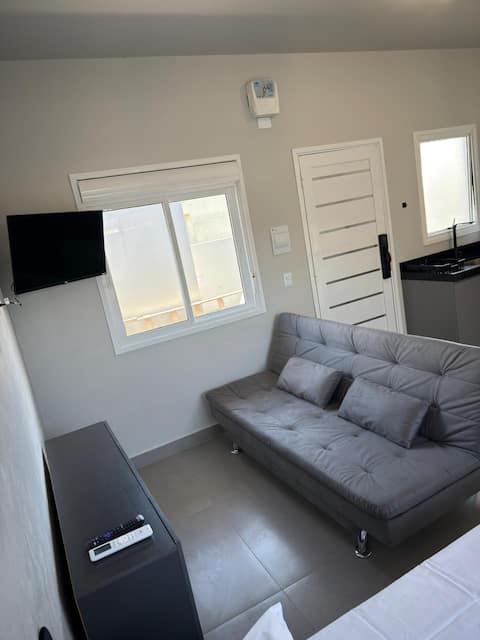 Airbnb em destaque: Beautiful property with air conditioning 2 min from the sea #02 em Porto Alegre