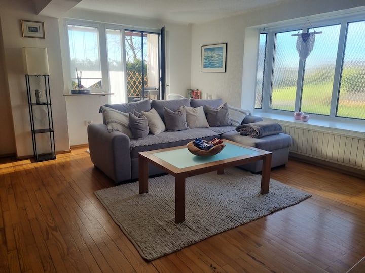 Schöne Große Ferienwohnung Mit Terrasse - Saarland