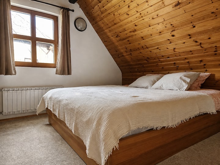 Schlafzimmer 1