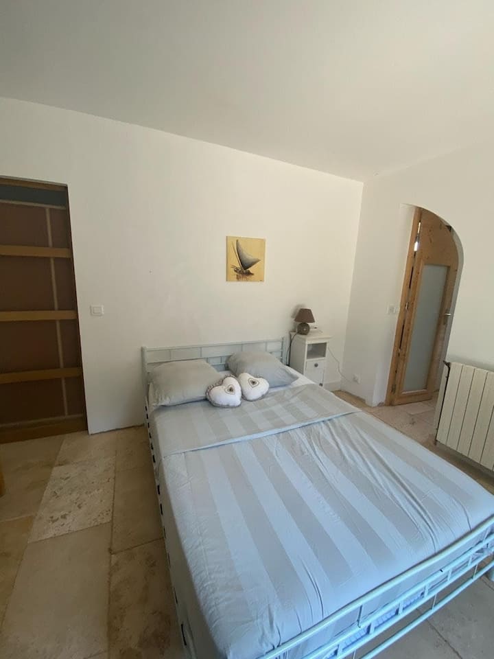 საძინებელი 4