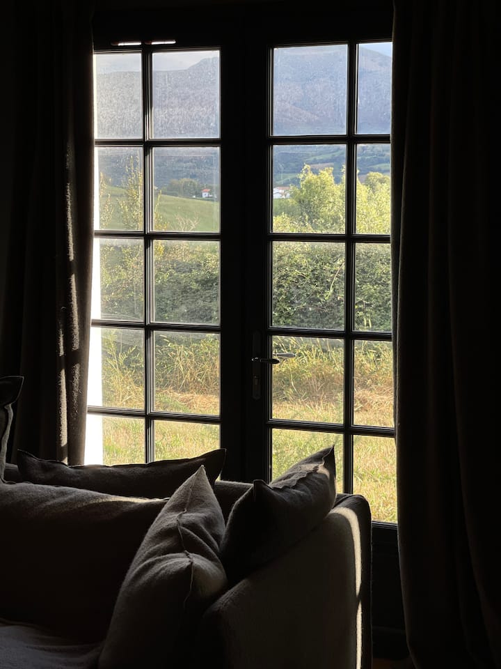Maison De Campagne, Vue Montagnes, Piscine, Sauna. - Hendaye