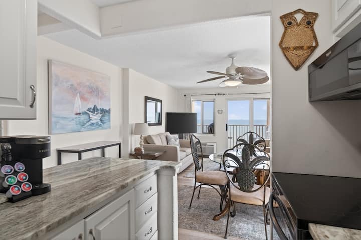 Spacious 3 Bedroom W/south East Ocean Views! 907 - 維吉尼亞海灘