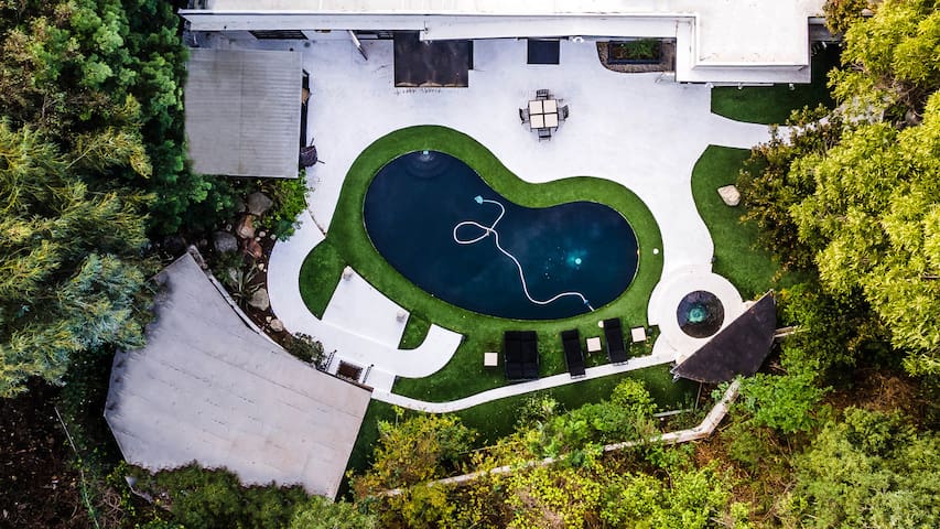 Elvis’ Hollywood Hills Hideaway