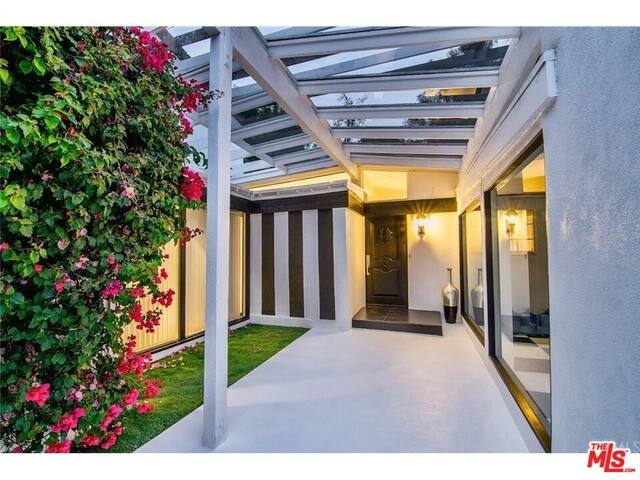 Elvis’ Hollywood Hills Hideaway gallery image 4