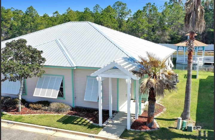 Charming Villa In Orange Beach. - Orange Beach, AL