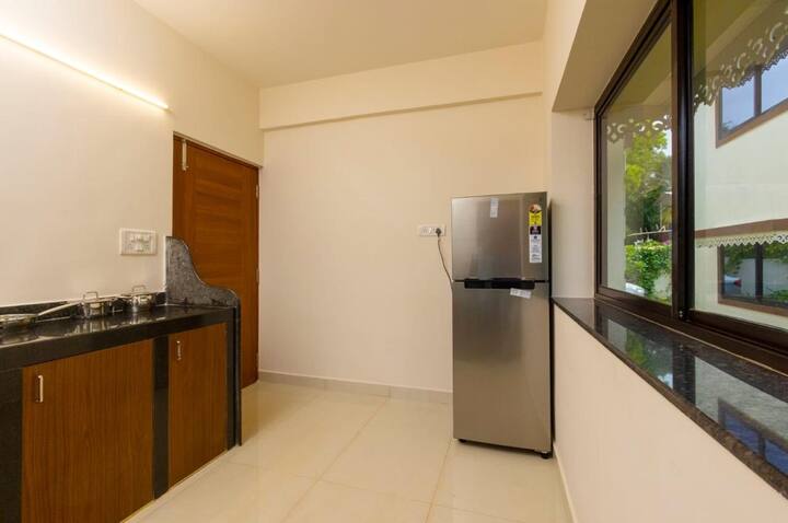 Full kitchen image 2
