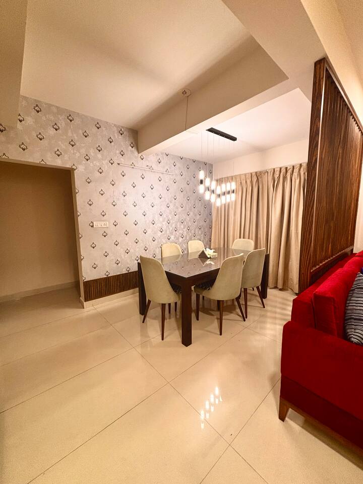 Dining area image 4