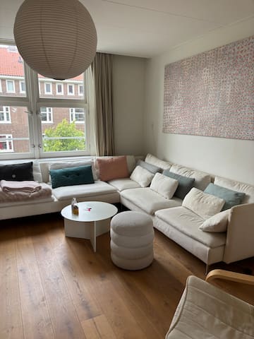 Spacious 2 bedroom flat Amsterdam Zuid