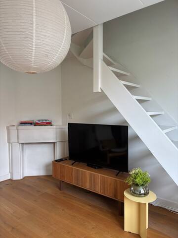 Spacious 2 bedroom flat Amsterdam Zuid gallery image 3