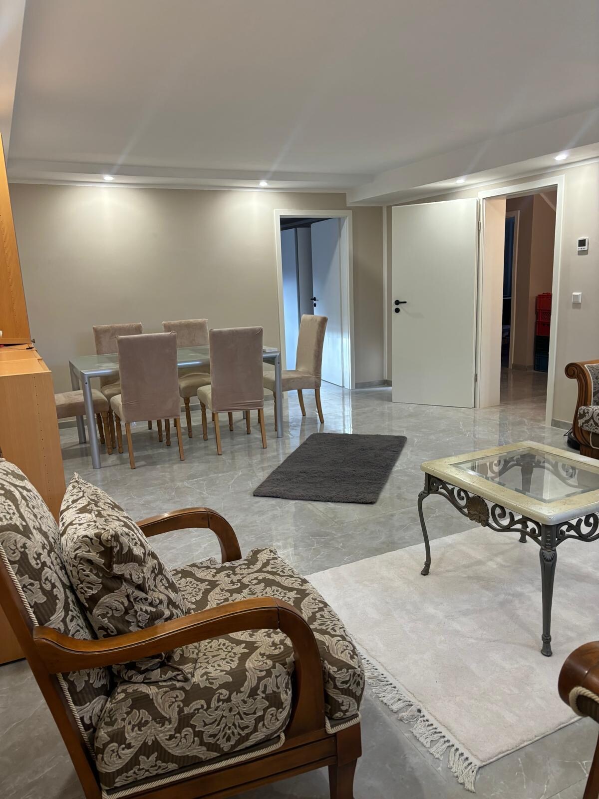 Popular Airbnb listing: 2-room basement apartment in Misburg Nord