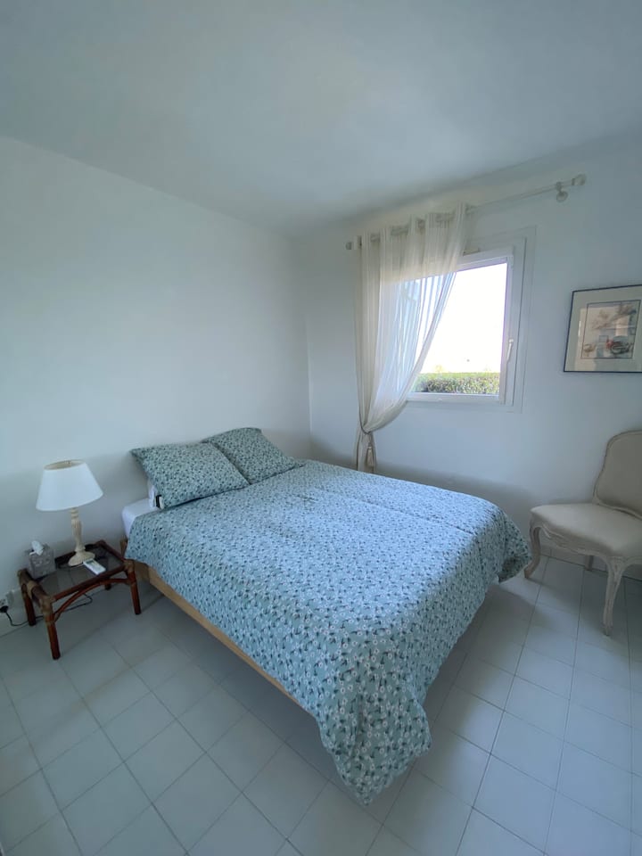 Schlafzimmer 1