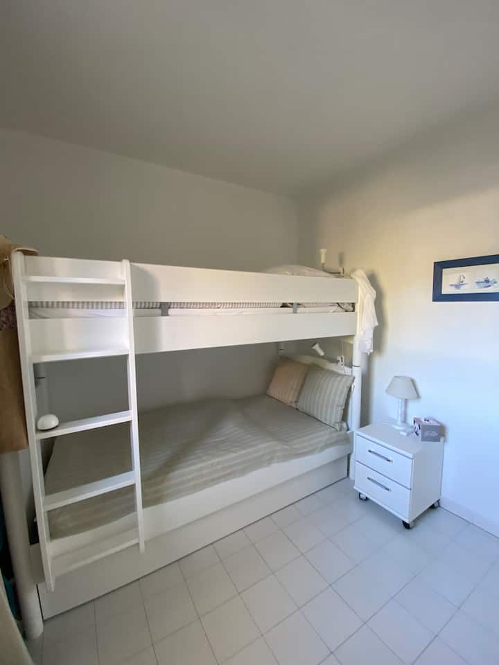 Schlafzimmer 2