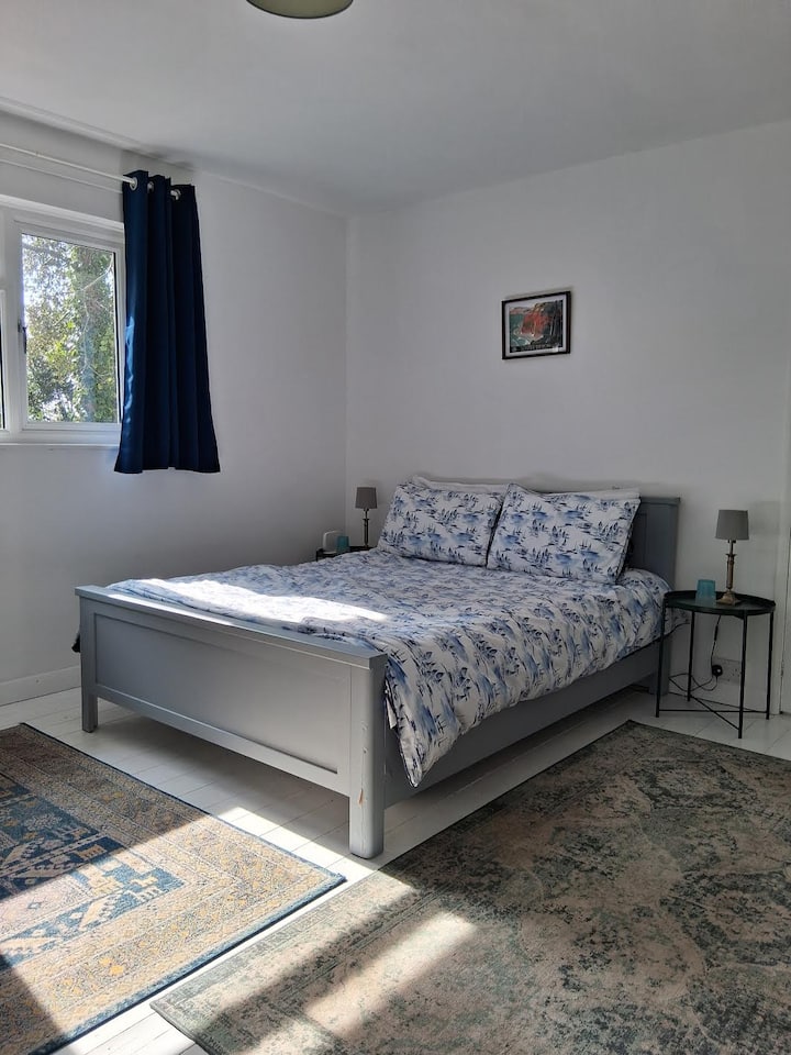 Self Contained Room With Free Off-road Parking - Dawlish Warren