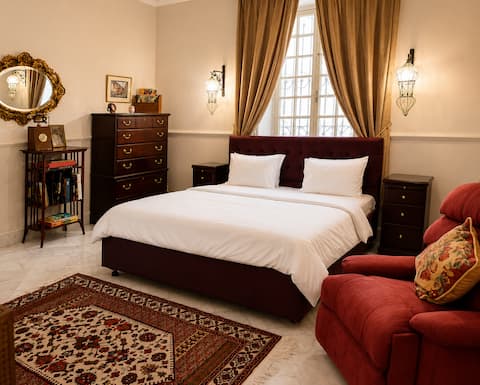 Luxury Double Room w/ Private Bath in Villa Layla