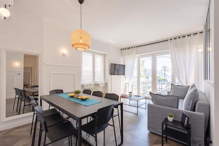 Bright 3-bedroom Flat With 2 Balconies & Sea View - Rapallo