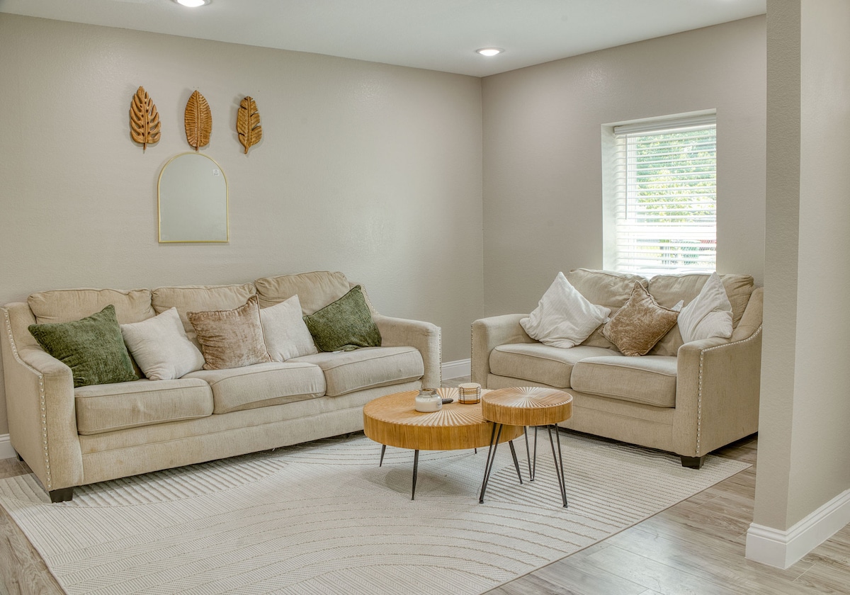 Top performing Airbnb: Cozy Home in Houston near NRG | 15 from Downtown in South Park