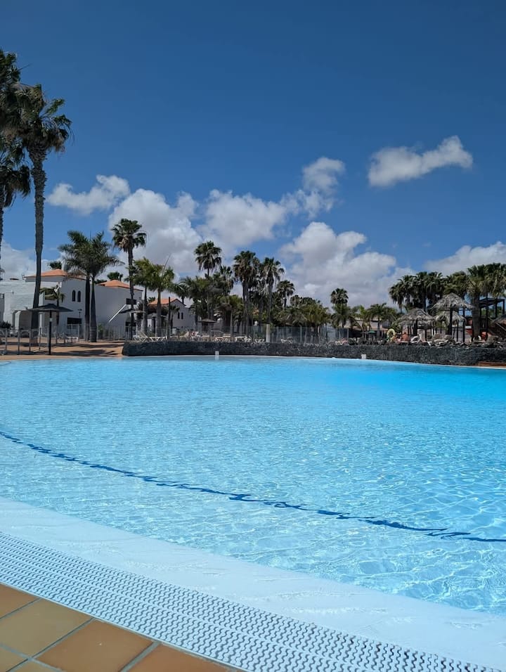 Oasis Bliss: Confort, Piscine Et Océan - Corralejo