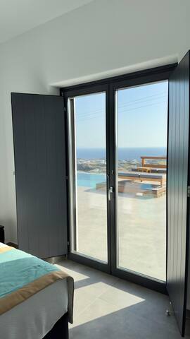 Luxuriöse Villa mit Meerblick und privatem Pool gallery image 5