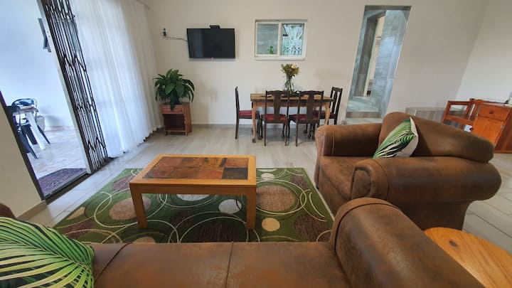 Sunrise View Guesthouse - Faith Cottage - Vanderbijlpark