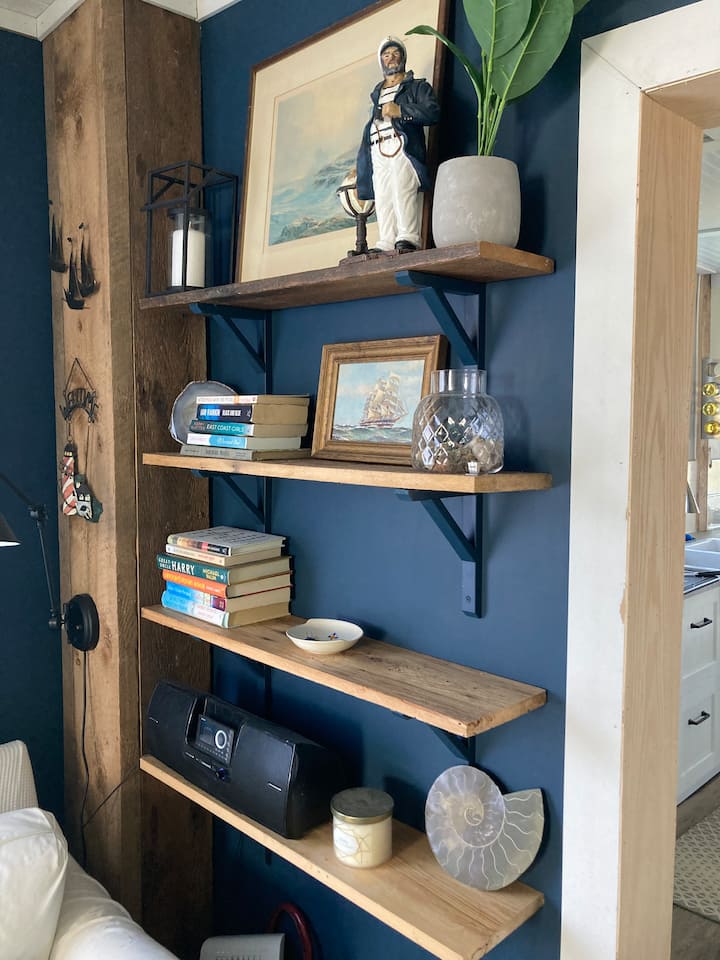 Blue Flamingo Cottage - Nova Scotia