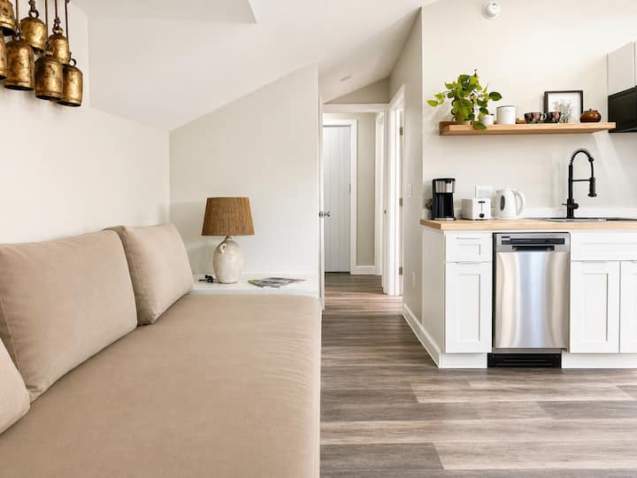 1bd/2 Baths Beautifully Renovate | Woodland Hills - Agoura Hills, CA