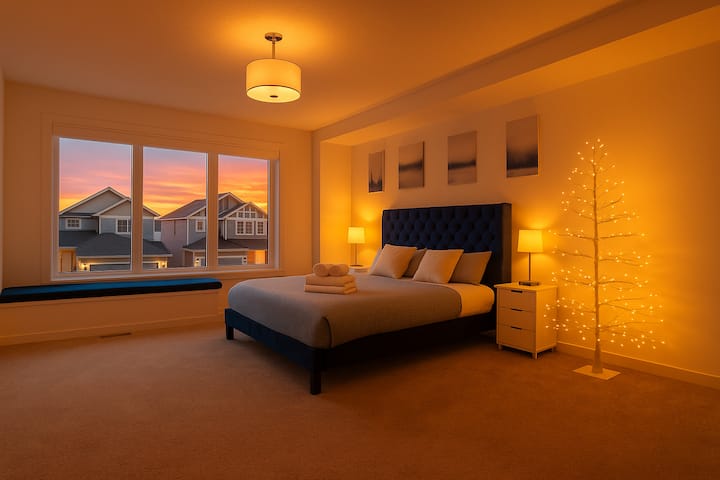 4BR Zen Freedom Home Near Calgary Downtown, Garage - Airbnb