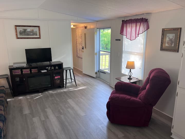 Cozy Meadow Retreat - Bluff City, TN