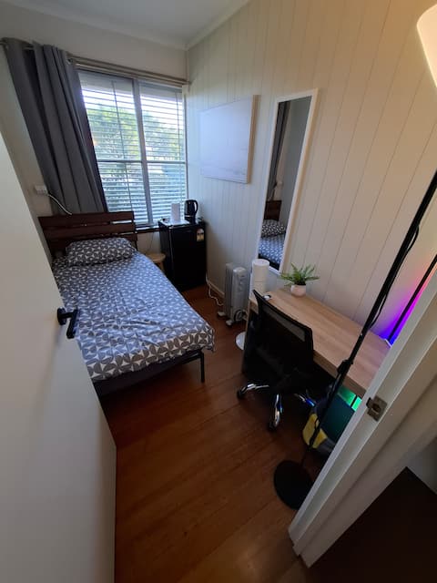 Sunshine coast - Budget friendly private room