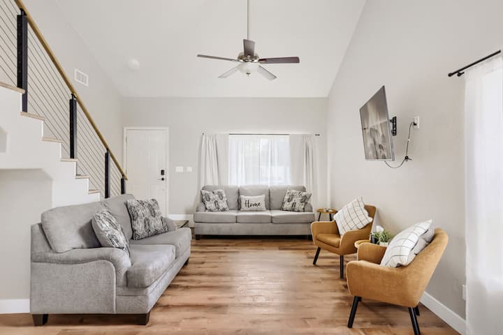 Fireside Nights & Hot Tub Soaks | Near Airport - Denver, CO
